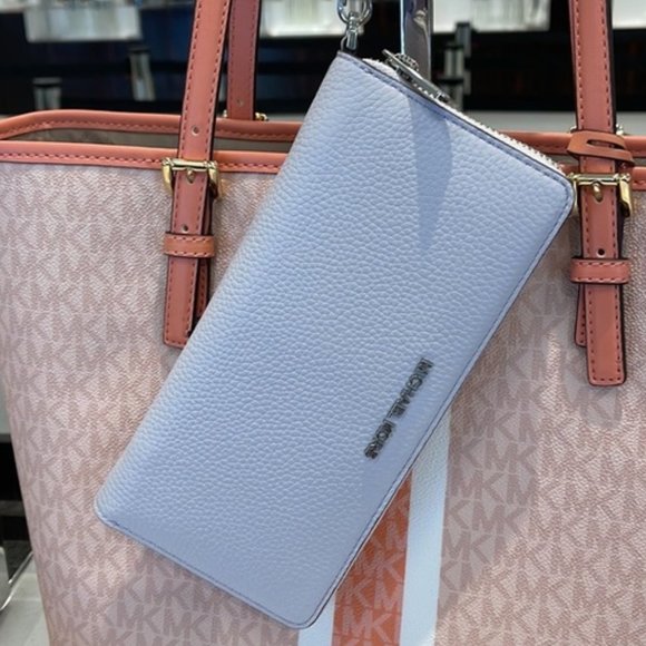 Michael Kors Jet Set Travel Large Travel Continental Wallet Leather Wristlet - Picture 1 of 16